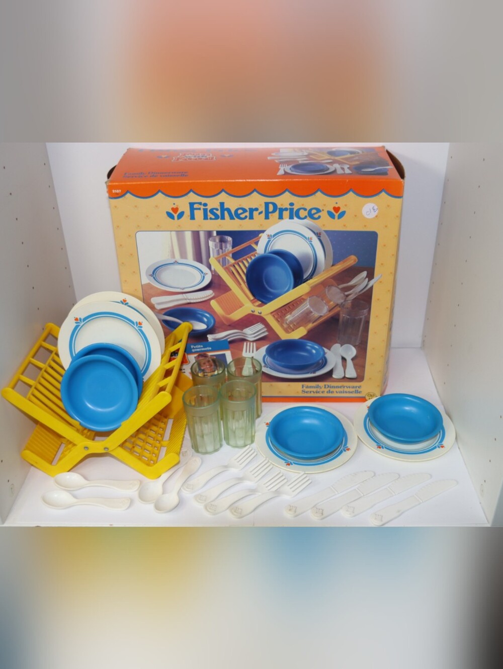 Fisher-Price Family Dinnerware Play Set